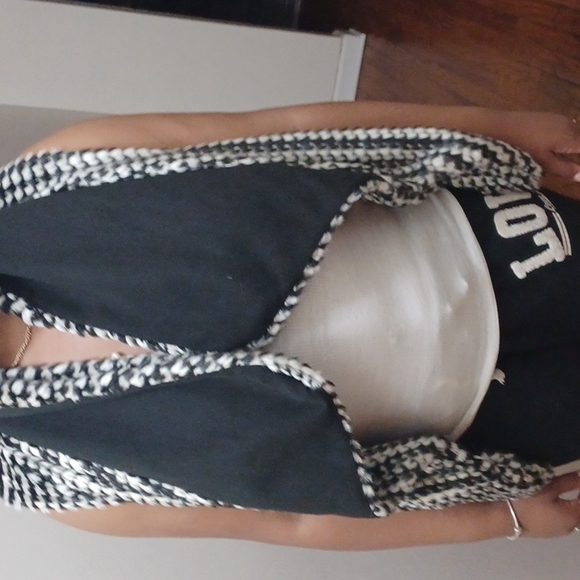 Fur Vest - Picture 4 of 5